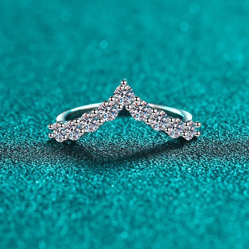 Bague en argent sterling 925 en forme de V avec moissanite