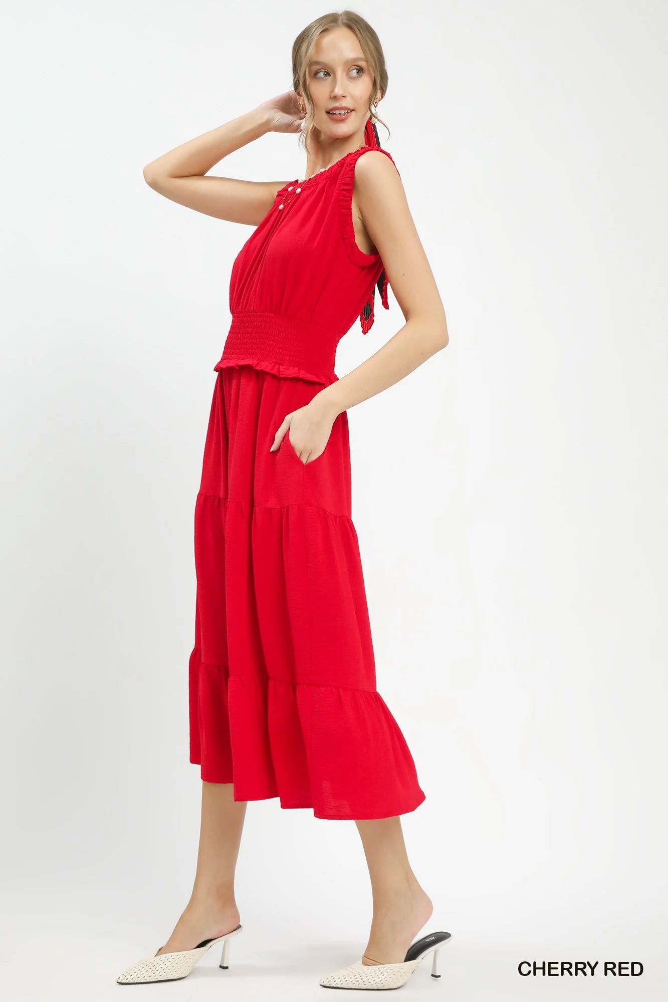 Umgee gesmoktes Stufen-Midi-Kleid