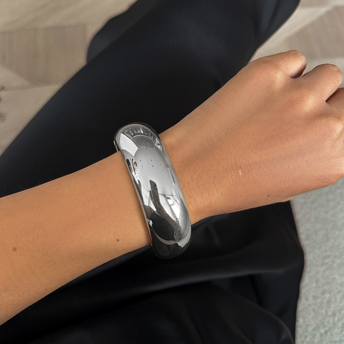 Modisches Armband aus gebogenem Metall, lässiges unregelmäßiges Armband-Set