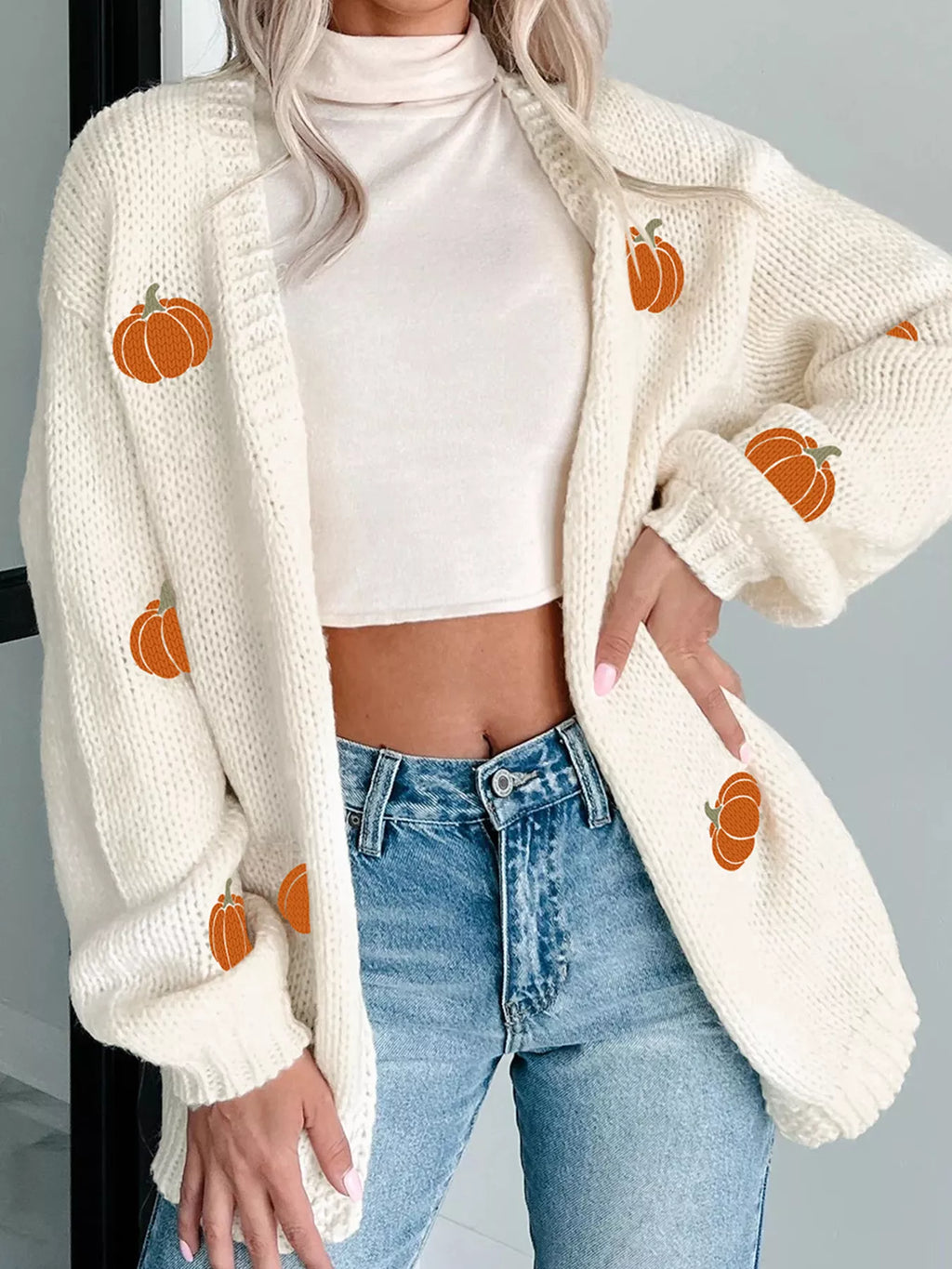 Cardigan tricoté brodé citrouille d'Halloween