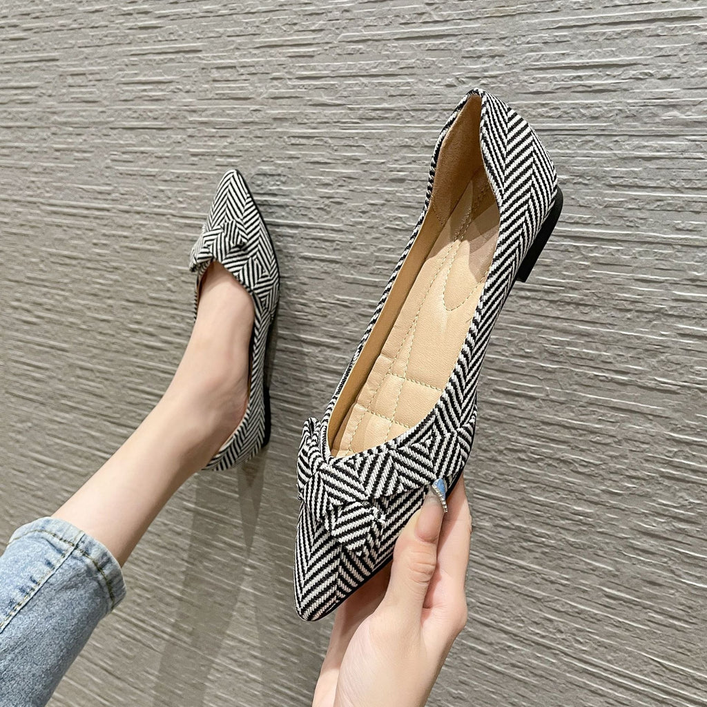 Internet-berühmte Einzelschuhe, flache Oma-Schuhe, spitze flache Damenschuhe, weich besohlte, flache Damenschuhe