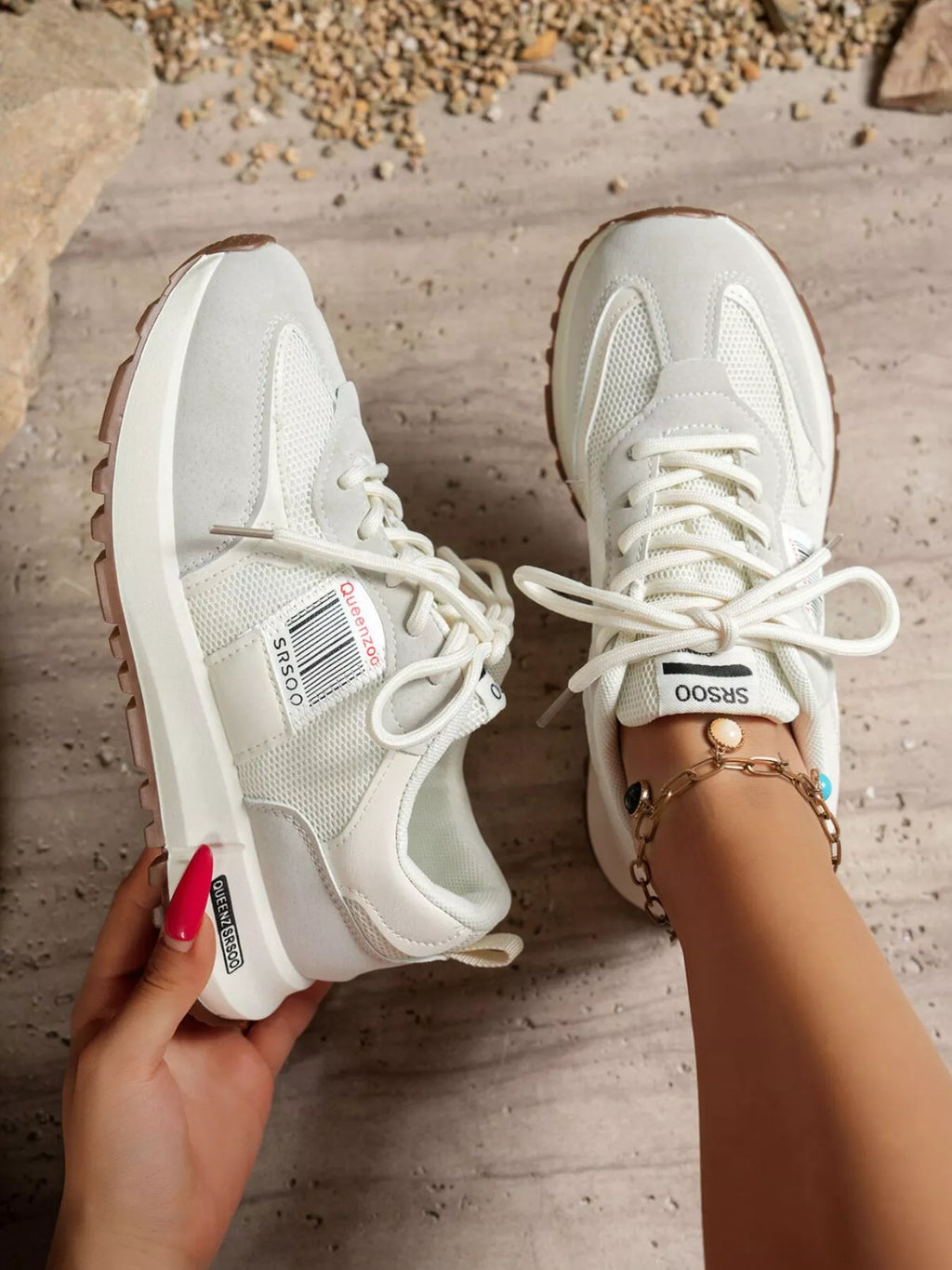 Sneaker mit runder Kappe zum Schnüren
