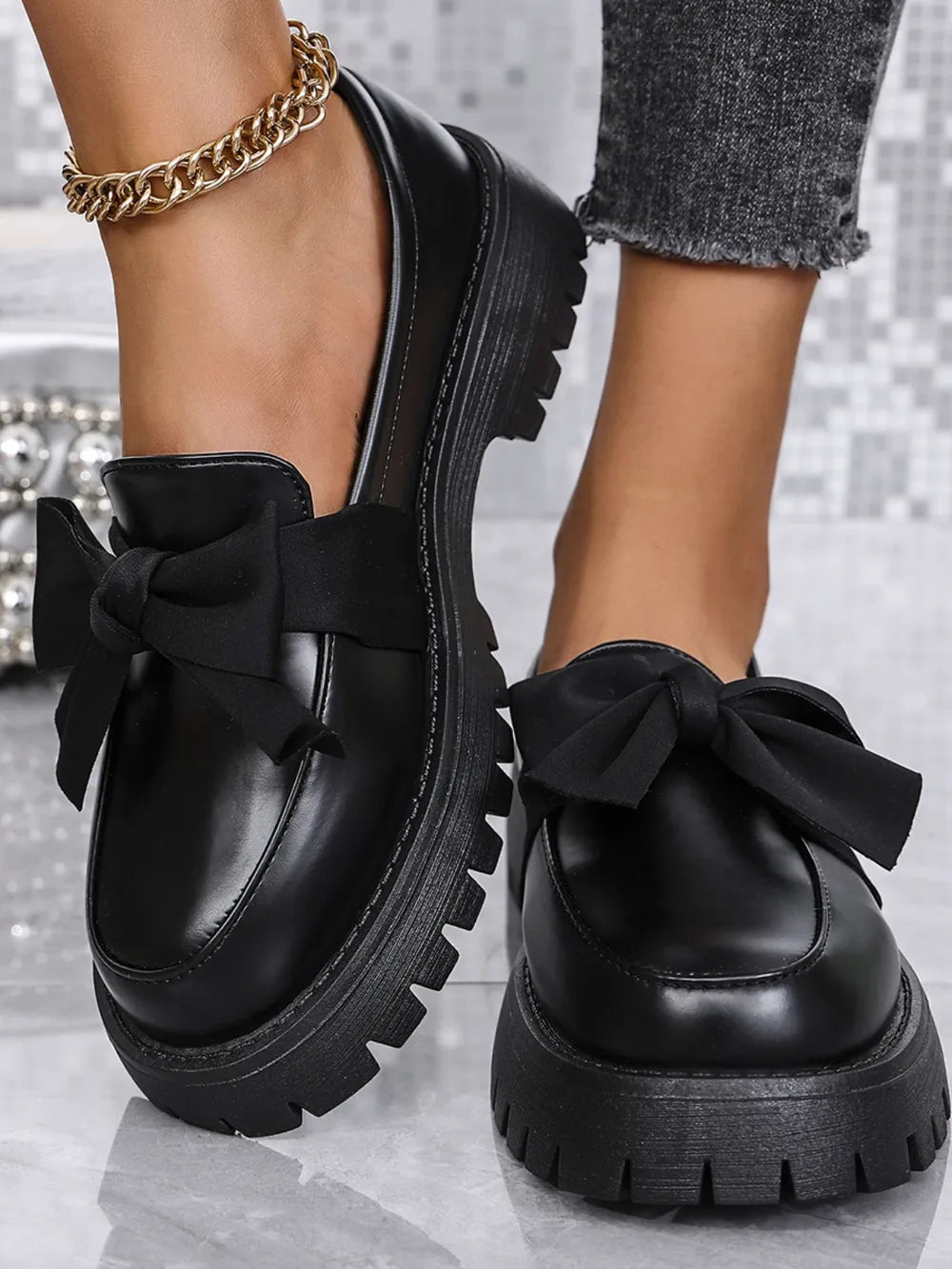 Mocassins à bout rond en similicuir avec nœud
