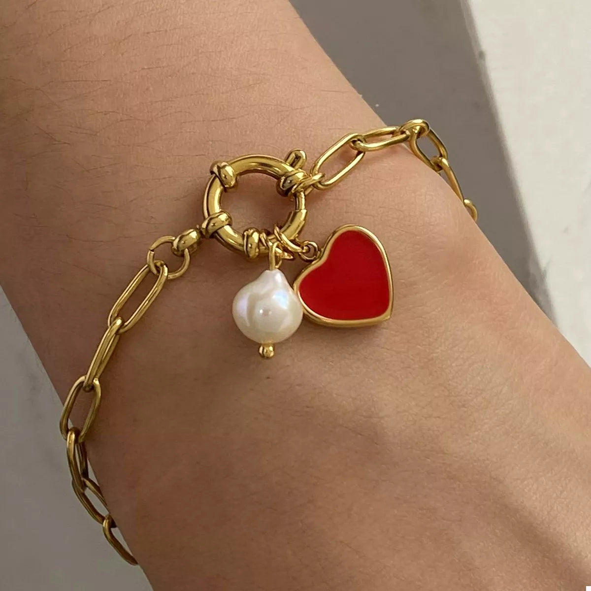 Bracelet à breloque cœur plaqué or 18 carats