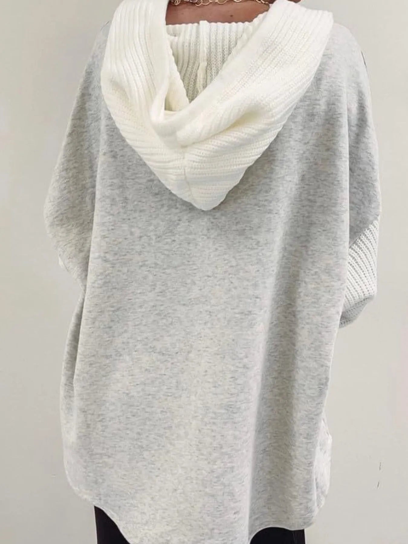 Sweat à capuche boutonné avec cordon de serrage