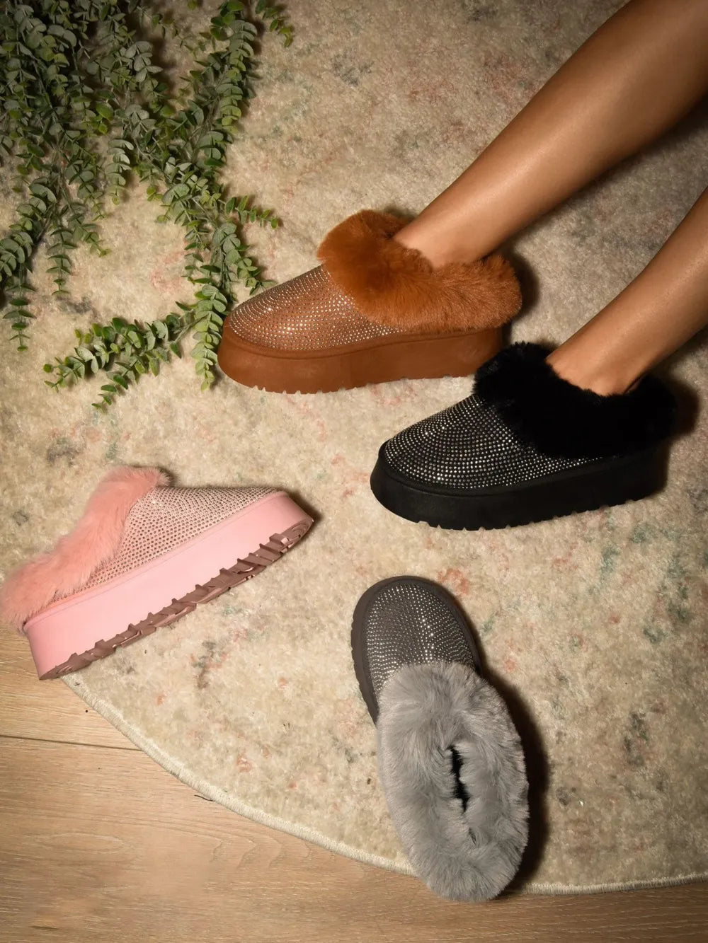 Bottines plateforme WILD DIVA en fausse fourrure ornée