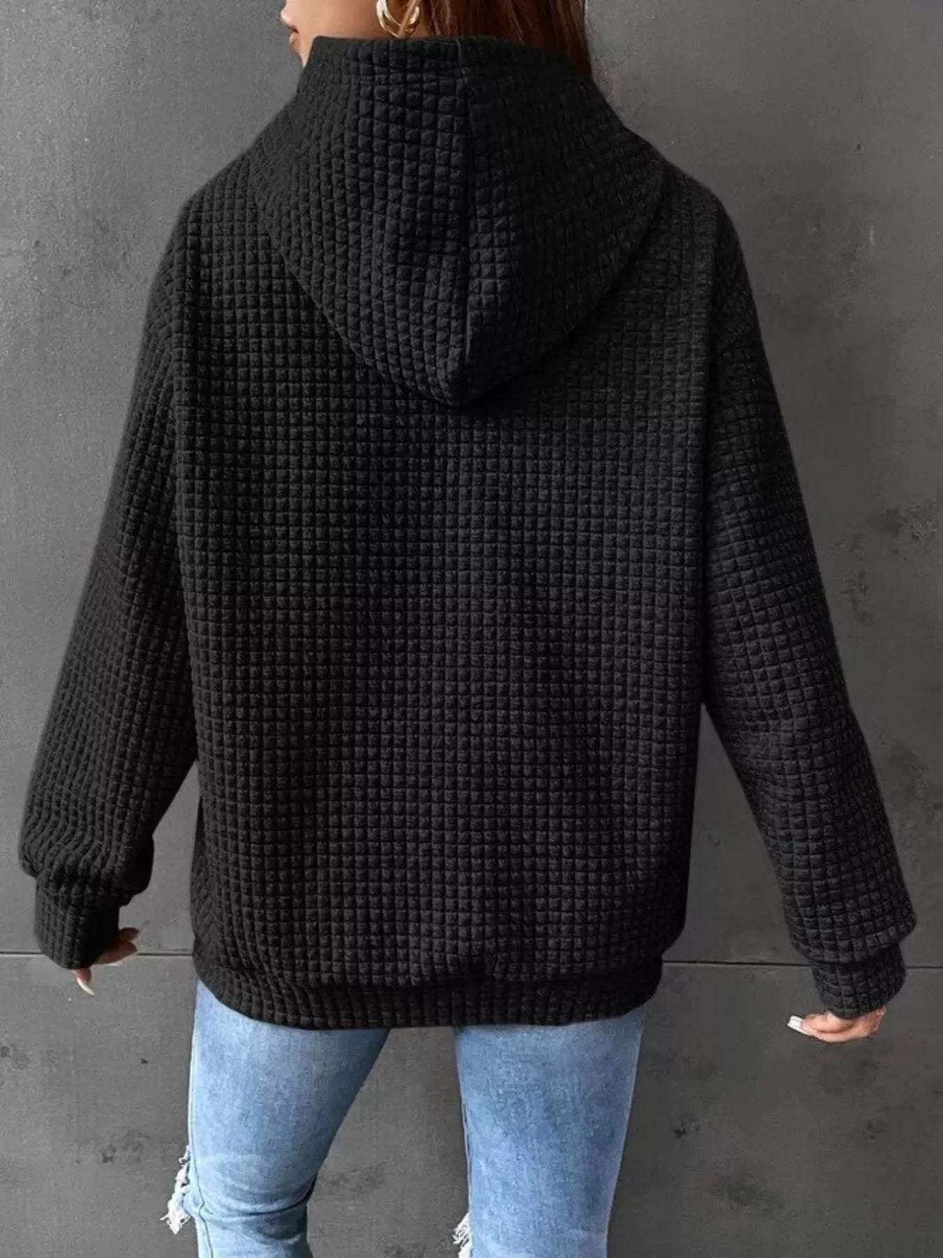 Texturierter Kangaroo-Taschen-Kapuzenpullover in großen Größen