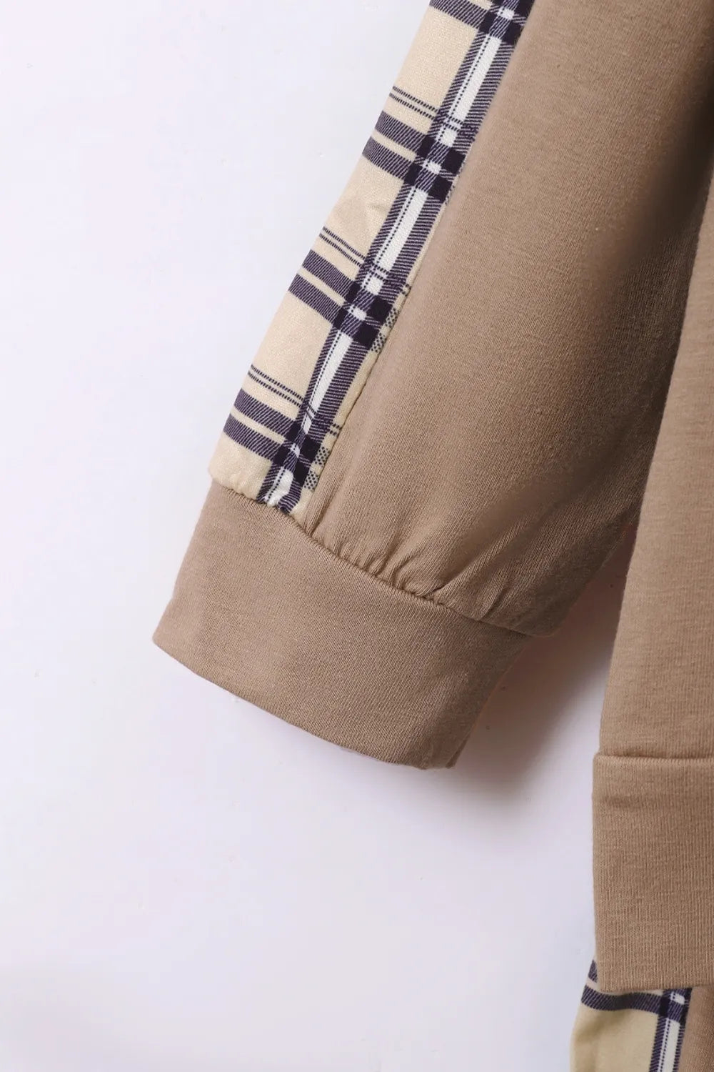 Kinder-Kapuzenpullover und -Hose im Schottenkaro-Set
