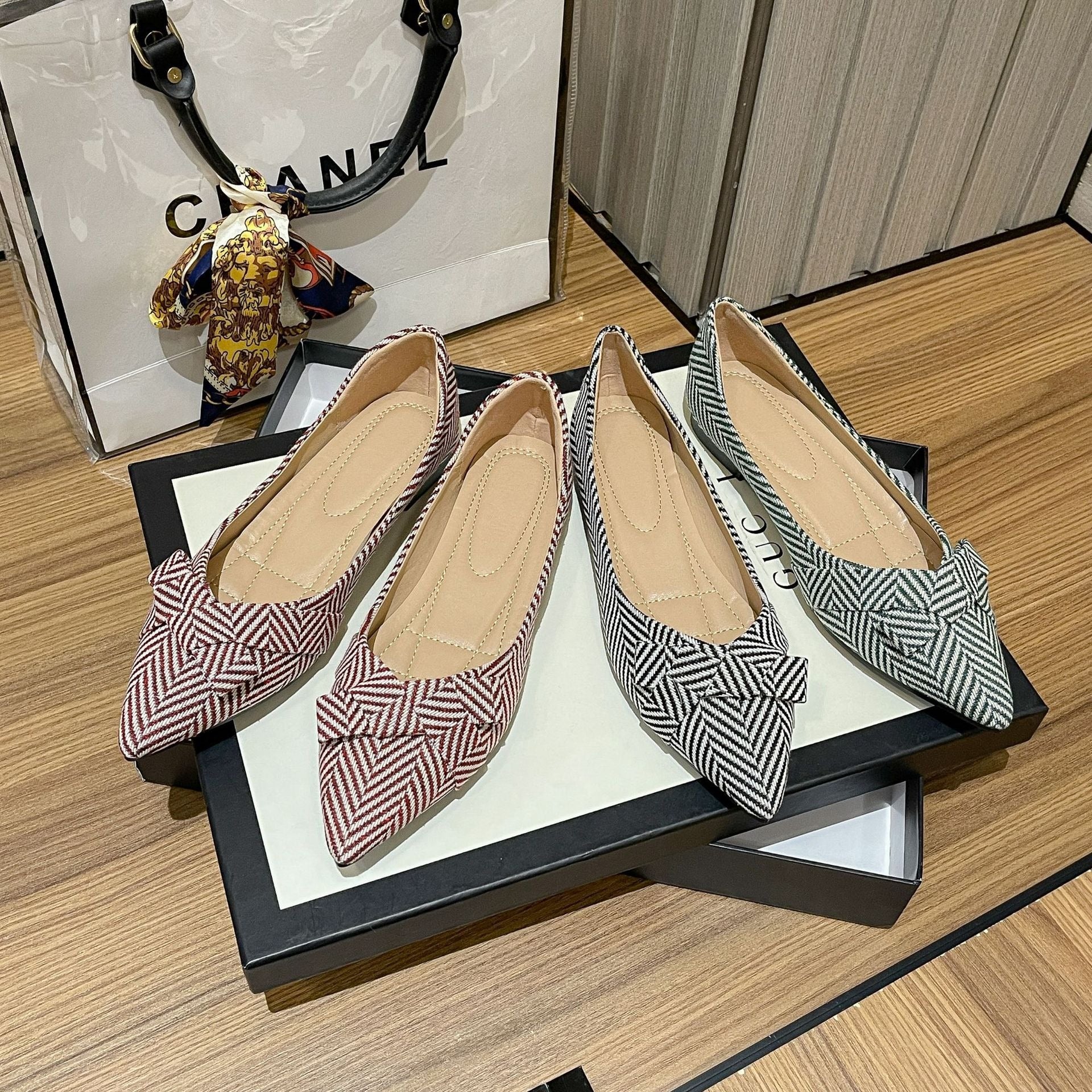 Internet-berühmte Einzelschuhe, flache Oma-Schuhe, spitze flache Damenschuhe, weich besohlte, flache Damenschuhe