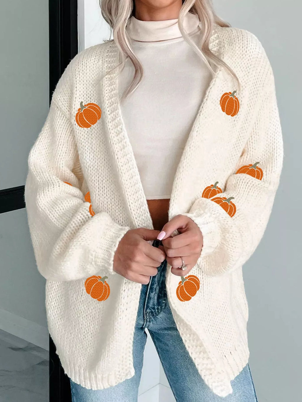 Cardigan tricoté brodé citrouille d'Halloween