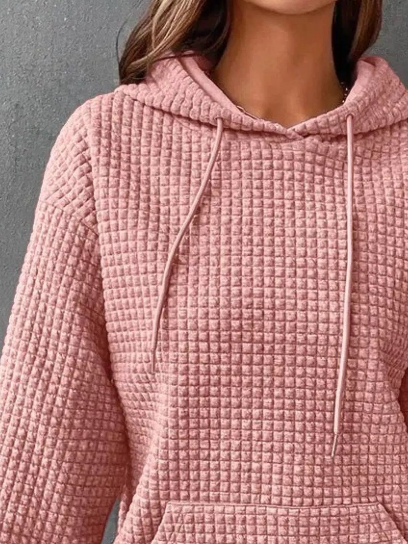 Texturierter Kangaroo-Taschen-Kapuzenpullover in großen Größen