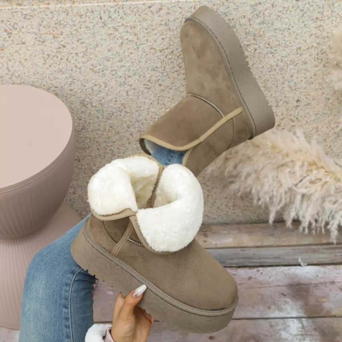 Plateau-Stiefeletten mit runder Kappe