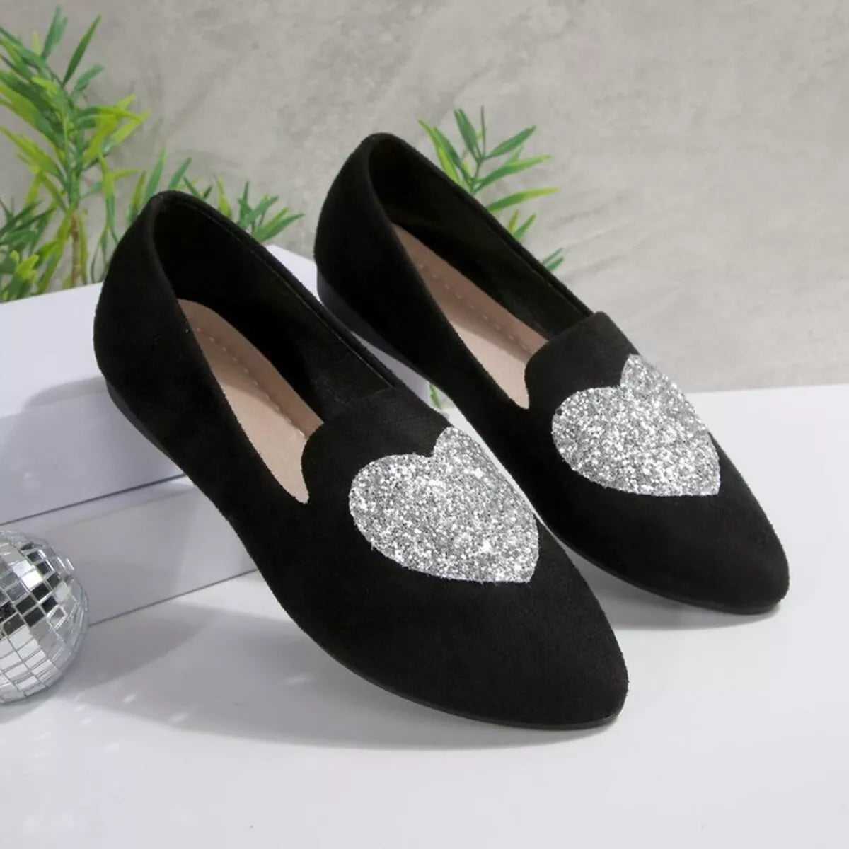 Chaussures à enfiler avec cœur et bout pointu