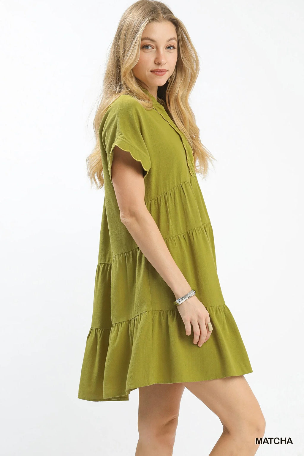 Mini-robe en lin Umgee avec ourlet festonné