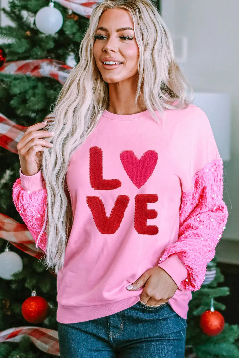 SWEAT-SHIRT AMOUR À PAILLETTES ET ÉPAULES TOMBANTES
