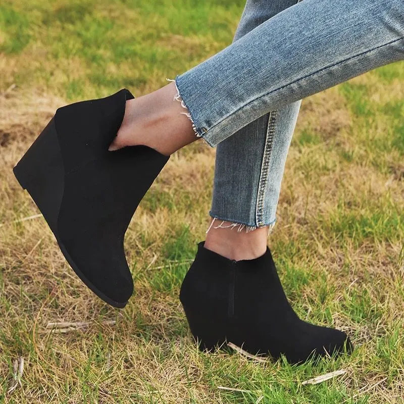 High-Heel-Stiefeletten mit seitlichem Reißverschluss