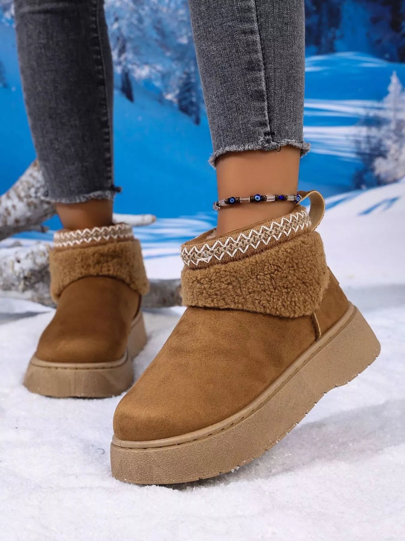 Plateau-Stiefeletten mit runder Kappe