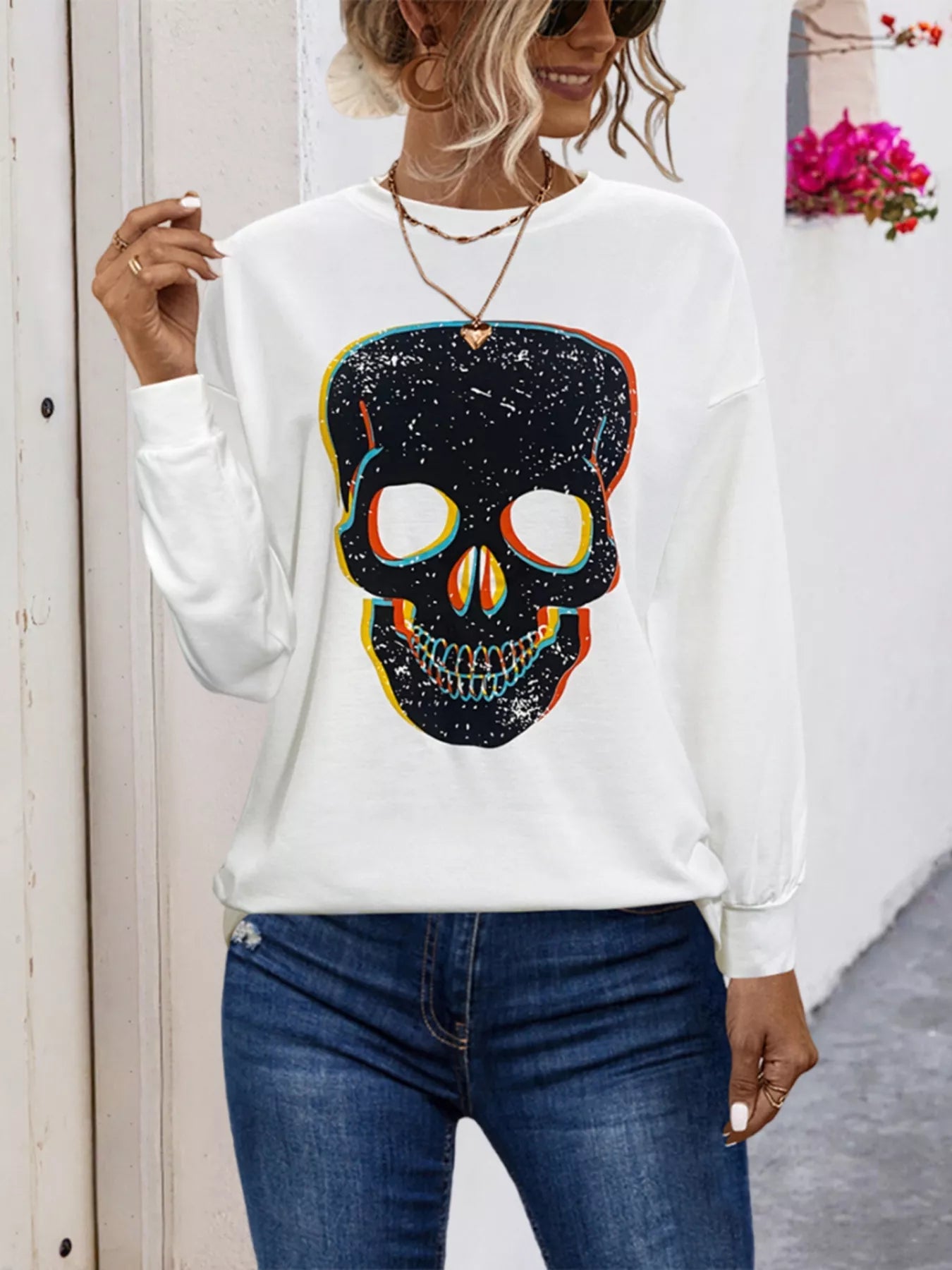 Grafisches T-Shirt mit Rundhalsausschnitt und überschnittenen Schultern