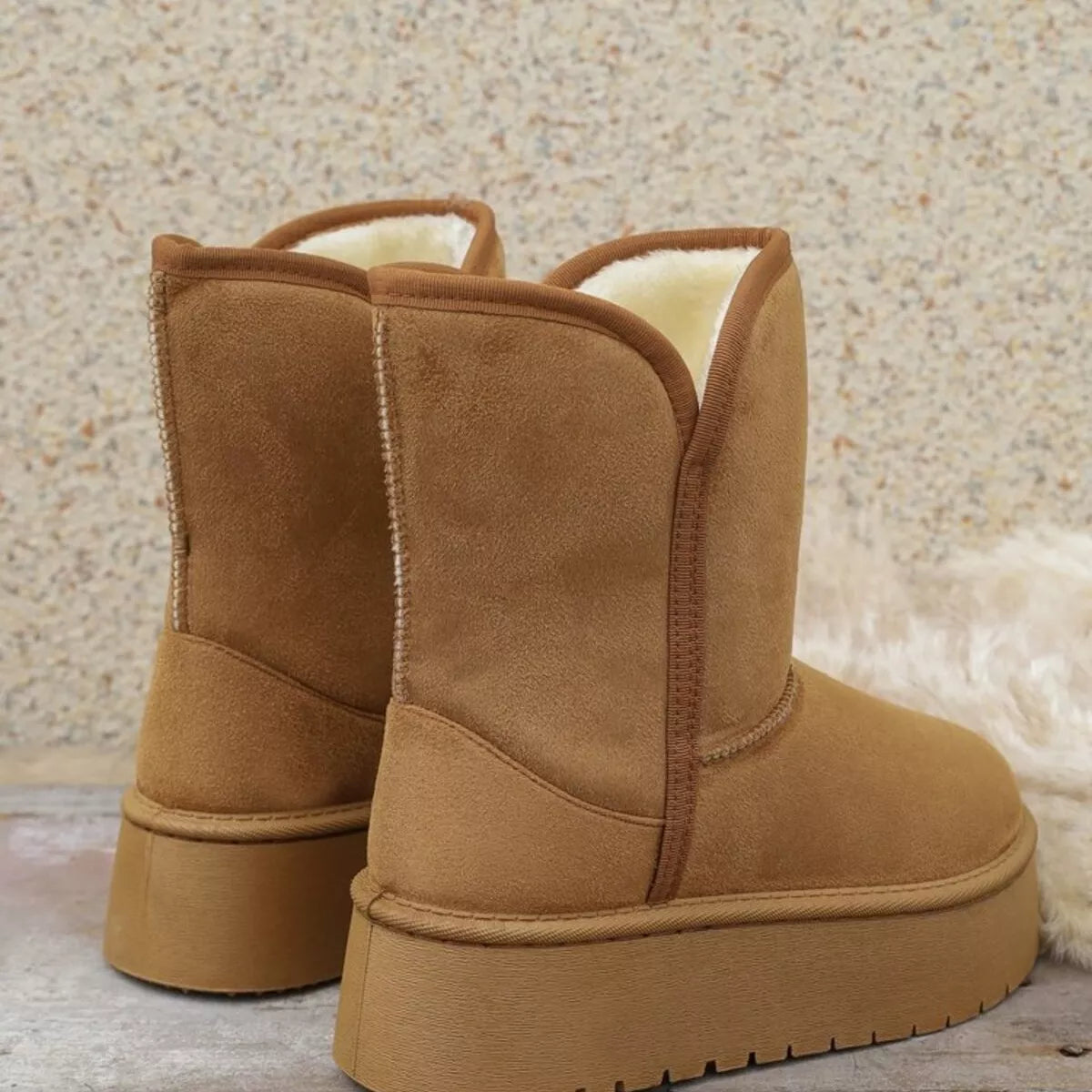 Plateau-Stiefeletten mit runder Kappe