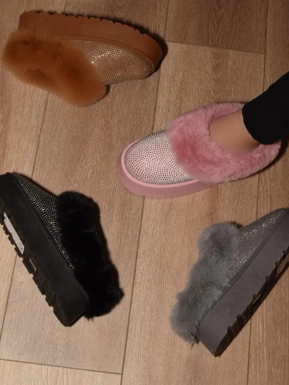 Bottines plateforme WILD DIVA en fausse fourrure ornée