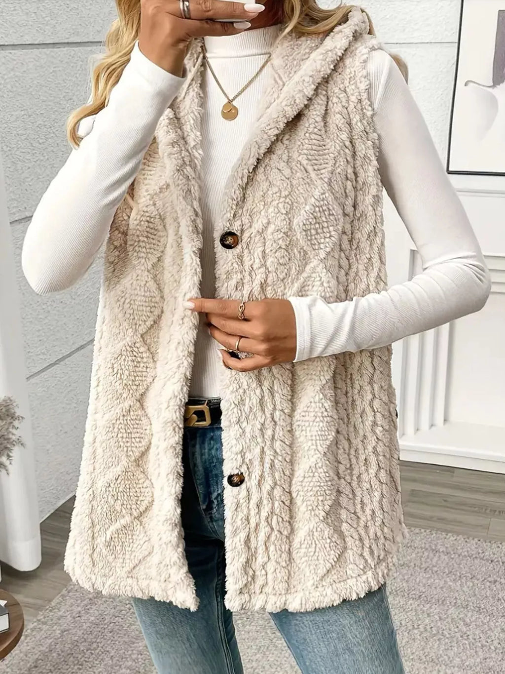 Manteau sans manches à capuche en sherpa boutonné