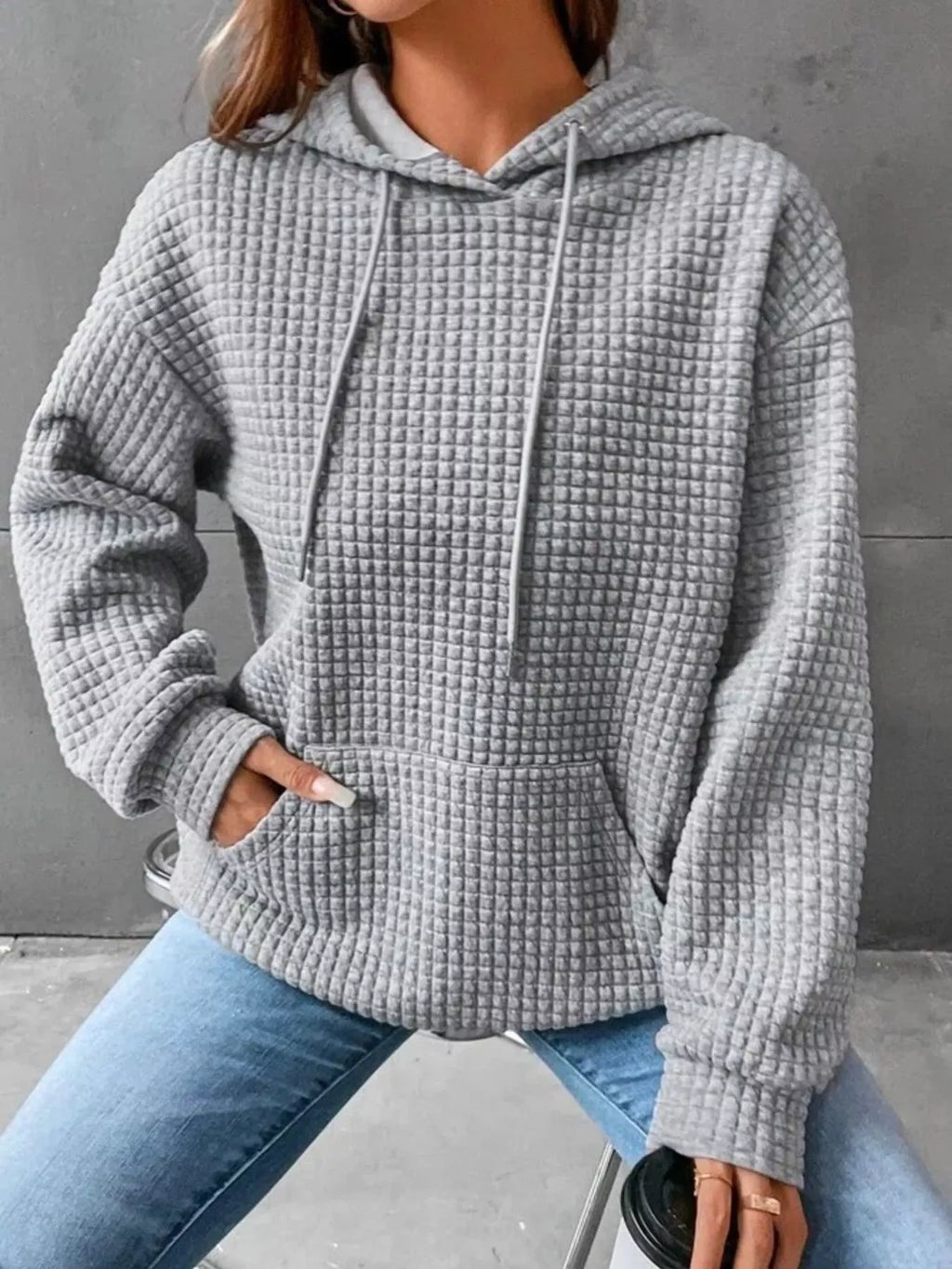 Texturierter Kangaroo-Taschen-Kapuzenpullover in großen Größen