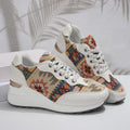 Geometrische Schnür-Keil-Sneakers