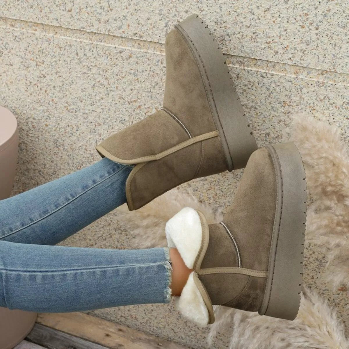 Plateau-Stiefeletten mit runder Kappe