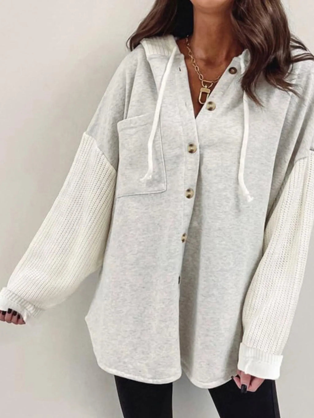 Sweat à capuche boutonné avec cordon de serrage