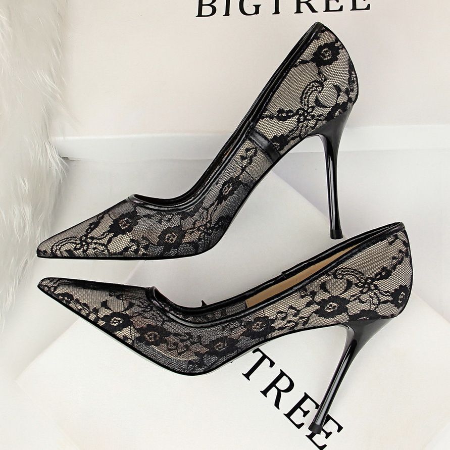 Damenpumps; sexy High Heels; Damenschuhe; Stiletto-Absätze; spitze High Heels; Mesh-Ausschnitte mit Spitzenbesatz