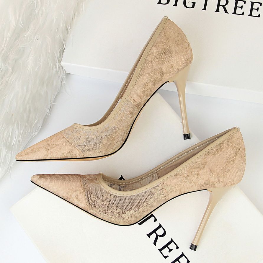 Damenpumps; sexy High Heels; Damenschuhe; Stiletto-Absätze; spitze High Heels; Mesh-Ausschnitte mit Spitzenbesatz