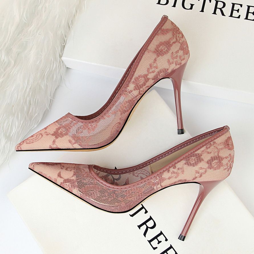 Damenpumps; sexy High Heels; Damenschuhe; Stiletto-Absätze; spitze High Heels; Mesh-Ausschnitte mit Spitzenbesatz