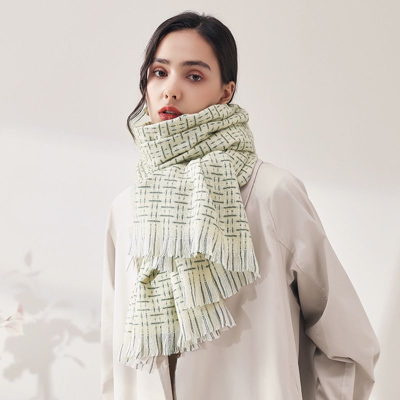 Fabricants vente en gros nouveau style automne et hiver cachemire couleur unie classique glands lignes simples foulard châle femme