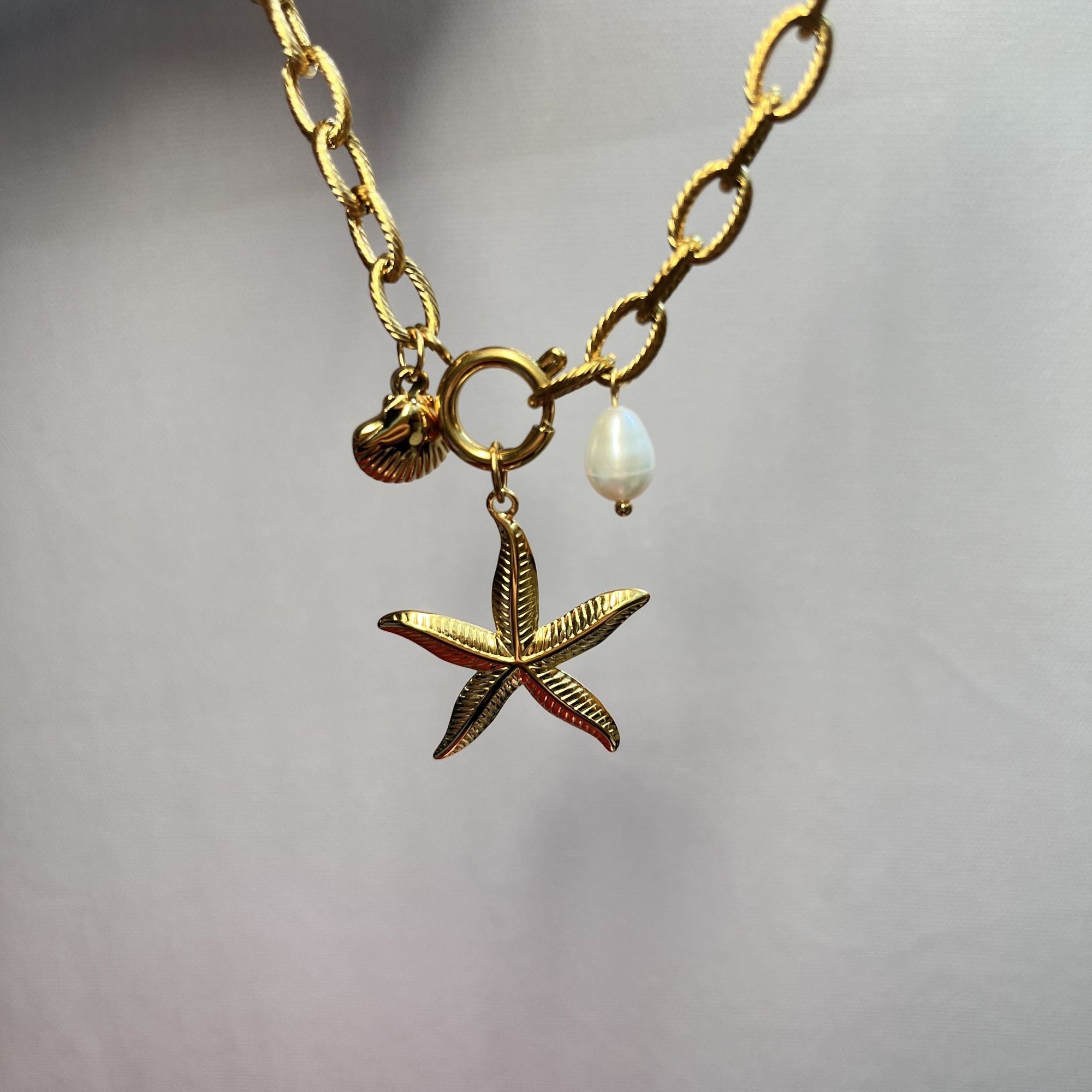 18K vergoldetes Meeres-Charm-Armband – Edelstahl Coastal Schmuckkollektion