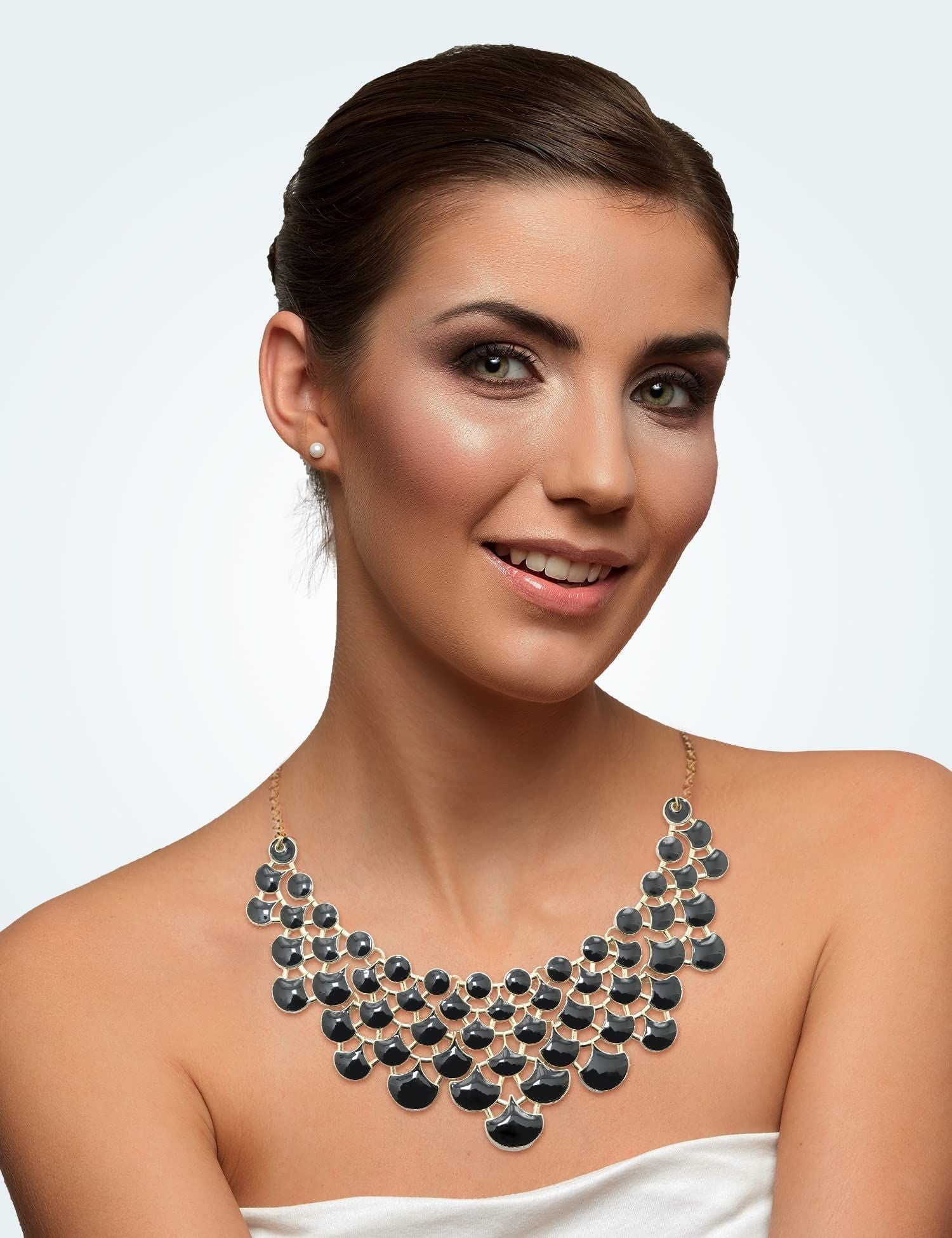 Jane Stone Modeaussage Collier Halskette Vintage Durchbrochenes Lätzchen Kostüm Schmuck