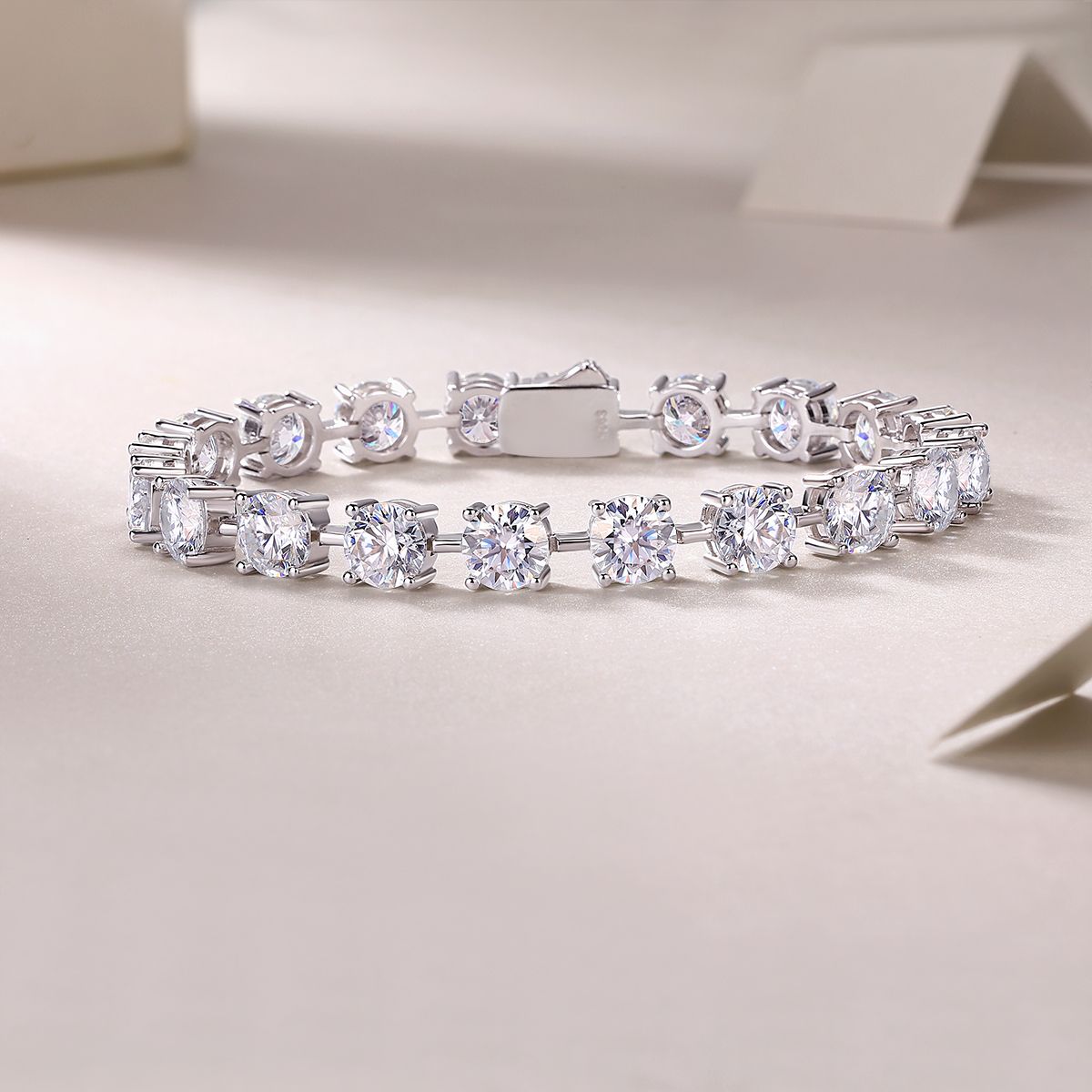 Rendez-vous - Parure de bijoux élégante en forme de bracelet et de jonc sertis de moissanite en argent sterling S925 et diamant plaqué platine