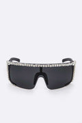 Strassschild-inspirierte Statement-Sonnenbrille