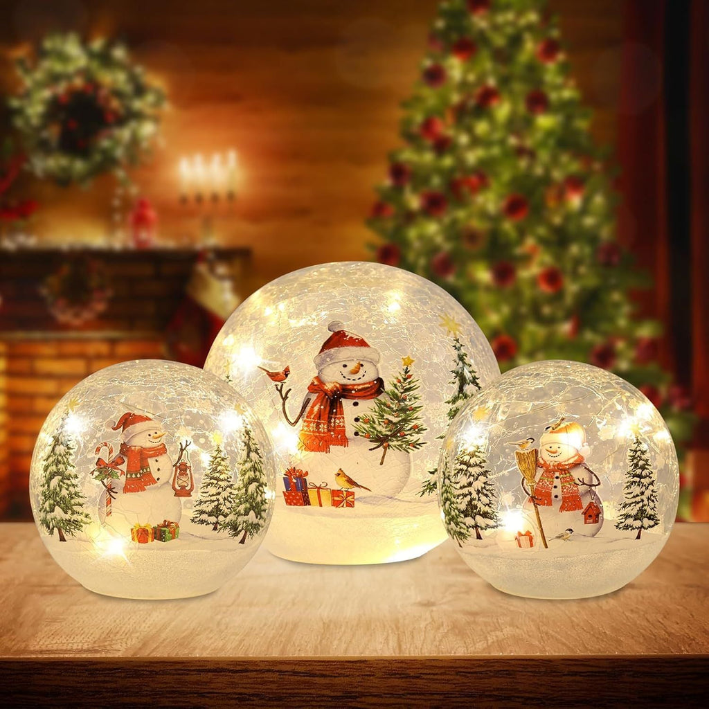 Décorations de Noël d'intérieur, Lot de 3 boules de verre craquelé Bonhomme de neige avec lumières LED, Décorations de table de Noël Globes lumineux avec minuterie pour cheminée, manteau de cheminée, table