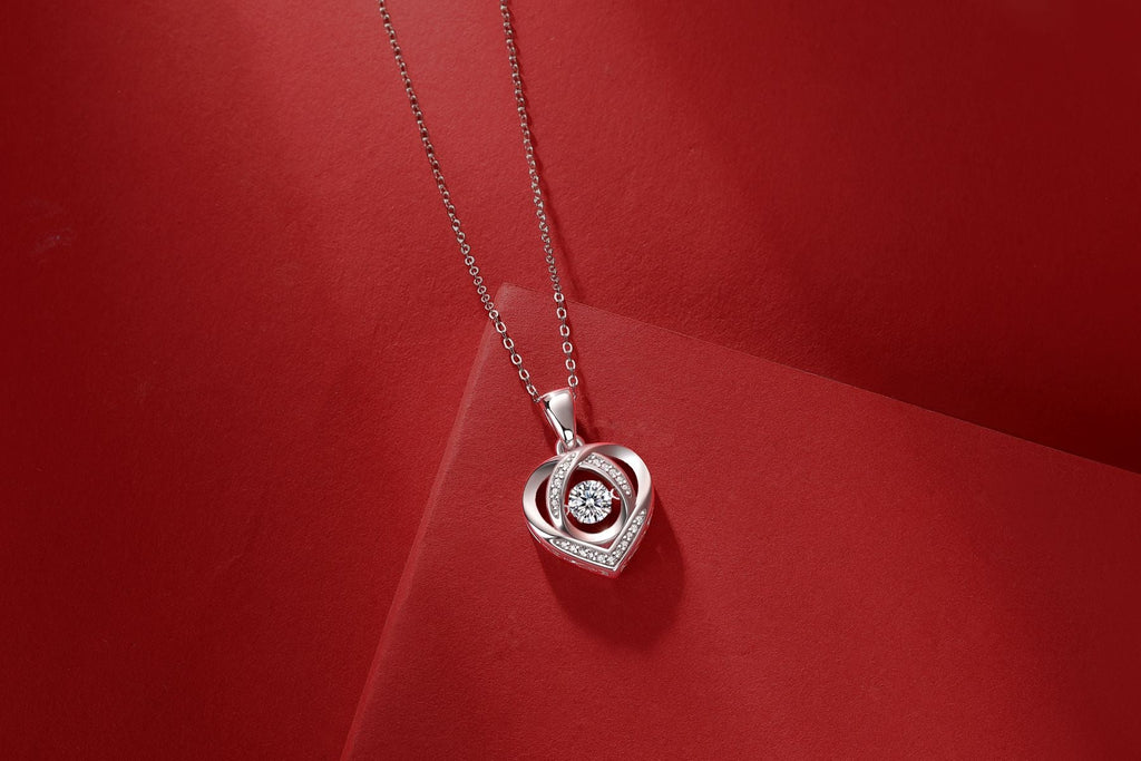 Mit dir in meinem Herzen - Eine modische und trendige Schmuckhalskette mit 0,5 Karat Moissanit in 925er Sterlingsilber
