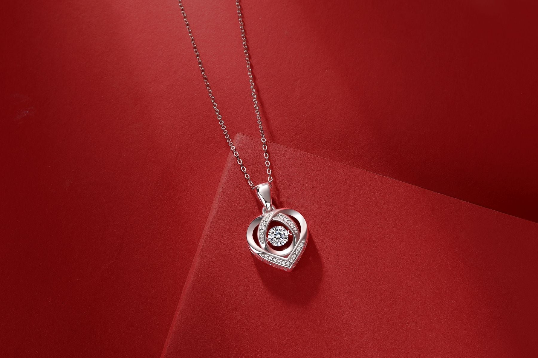 Mit dir in meinem Herzen - Eine modische und trendige Schmuckhalskette mit 0,5 Karat Moissanit in 925er Sterlingsilber