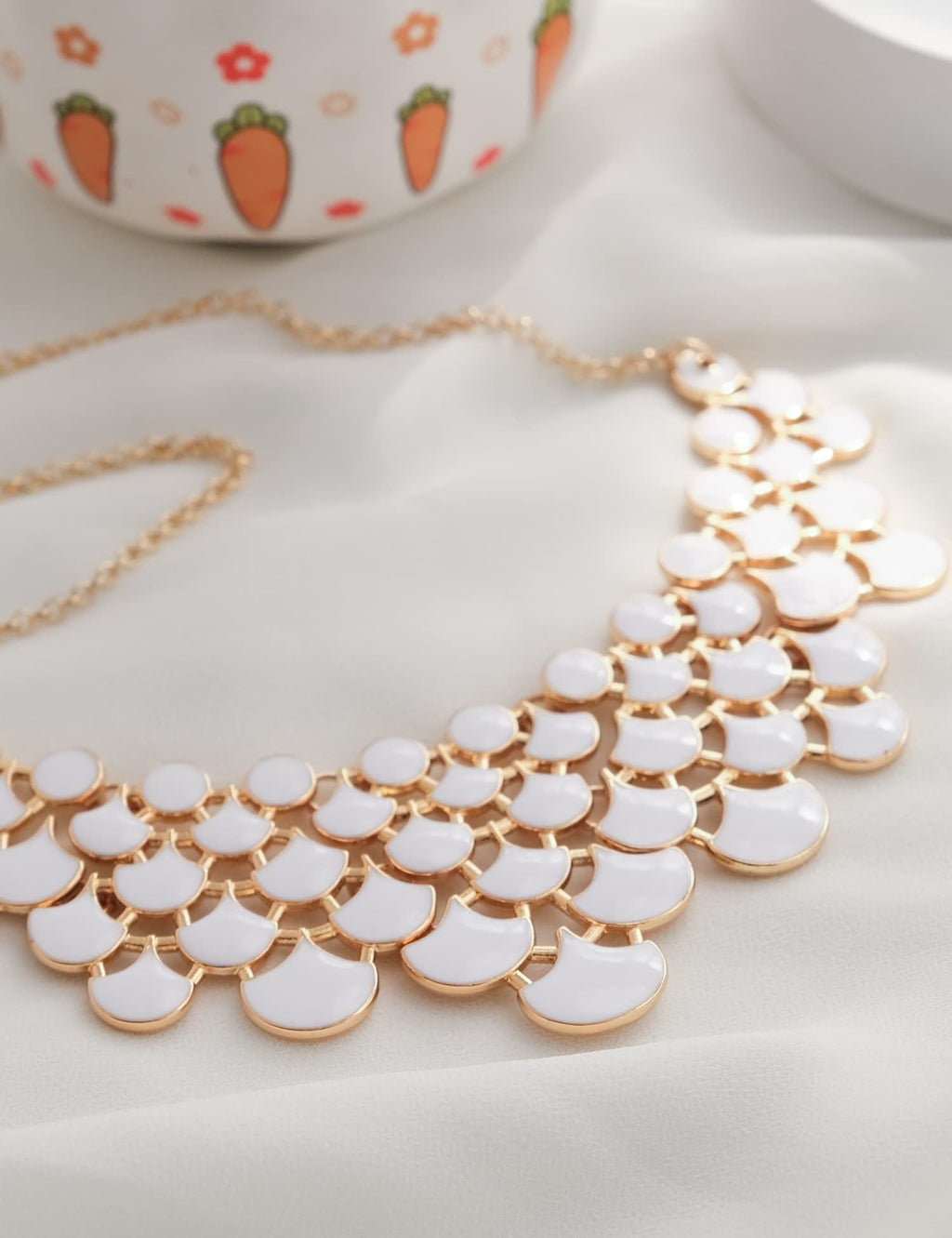 Jane Stone Modeaussage Collier Halskette Vintage Durchbrochenes Lätzchen Kostüm Schmuck