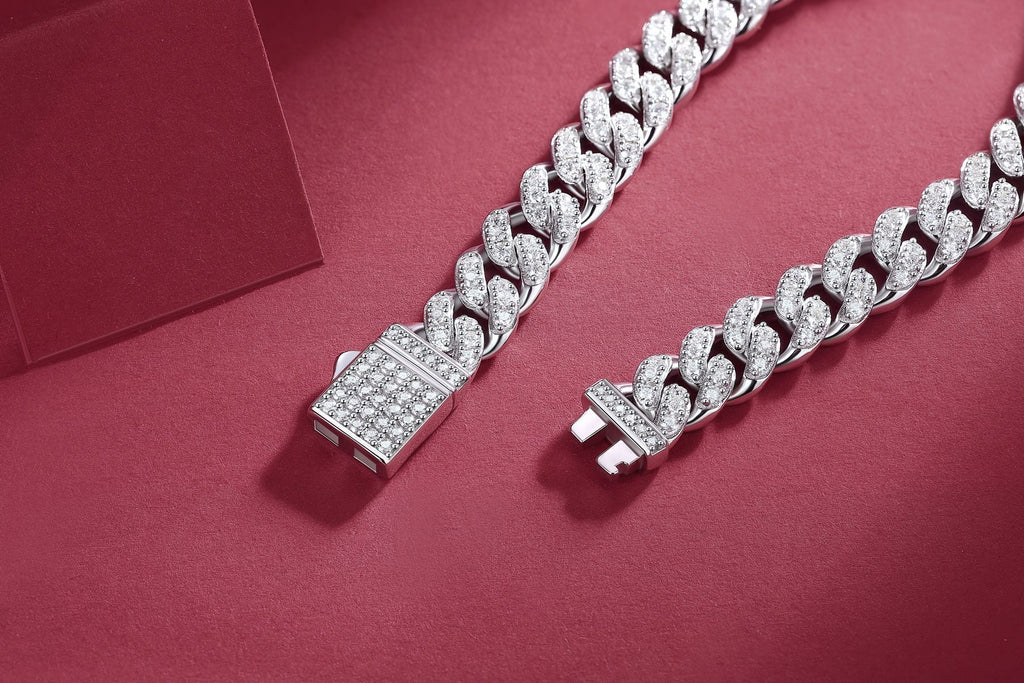 Licht des Glaubens – Ein modisches Armband für Herren, besetzt mit Moissanit, aus Sterlingsilber 925 und Platin-plattiertem Diamanten