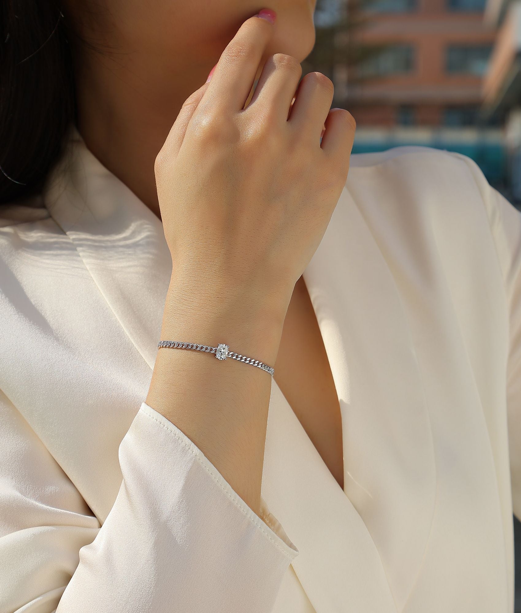 Révélation - Un bracelet de bijoux à la mode orné de moissanite en argent sterling S925 et de diamants plaqués platine, un accessoire en argent de luxe