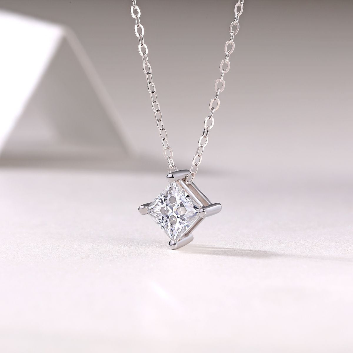 Zusammenbleiben – quadratischer Moissanit-Anhänger aus Sterlingsilber 925 und Platin, modischer Diamantschmuck