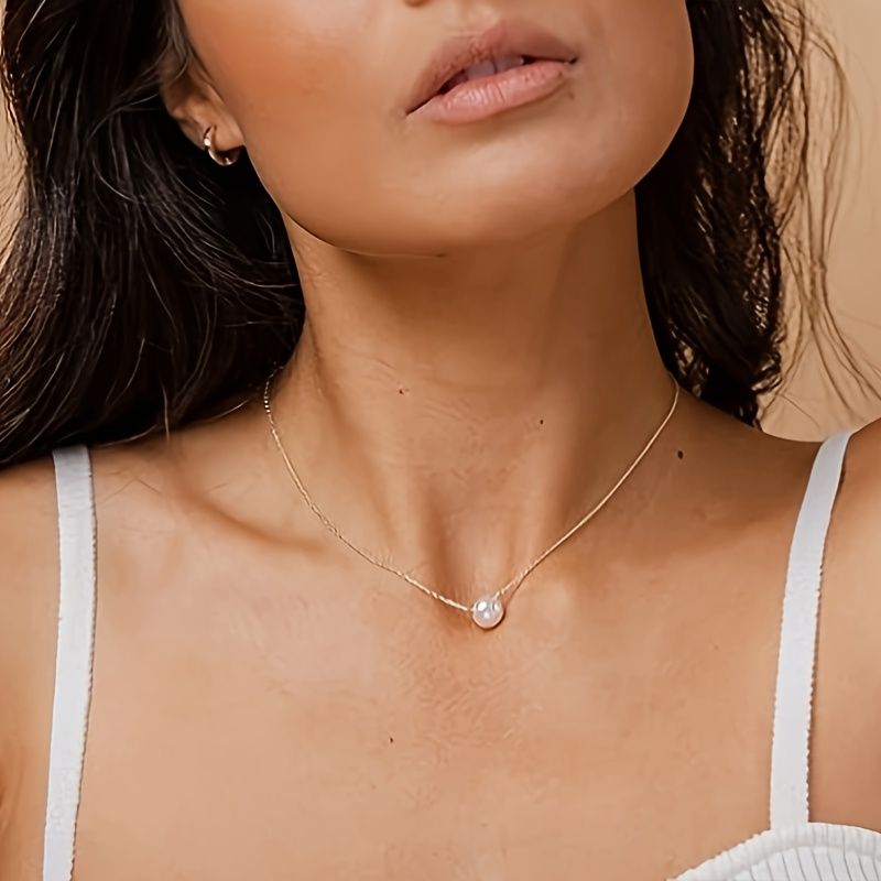 Lxalry Collier Bohème Minimaliste avec Pendentif Perle d'Eau Douce, Chaîne Délicate Plaqué Or 18 carats, Parfait pour les Accessoires de Mode Féminins, Cadeau Idéal pour les Anniversaires et les Occasions Spéciales
