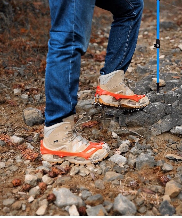 1 Paar Outdoor Eiskralle rutschfeste Überschuhe Wanderschuhkette Edelstahl rutschfester Schnee Klettern Anti-Sturz Schuhketten