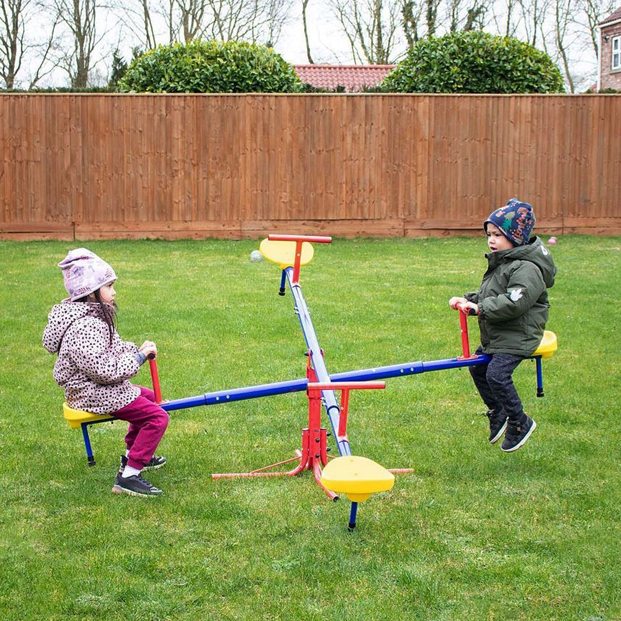 Outsunny Balançoire à bascule pour enfants, avec rotation à 360°, 4 places, équipement de jeu d'extérieur pour jardin, garçons et filles de 3 à 8 ans