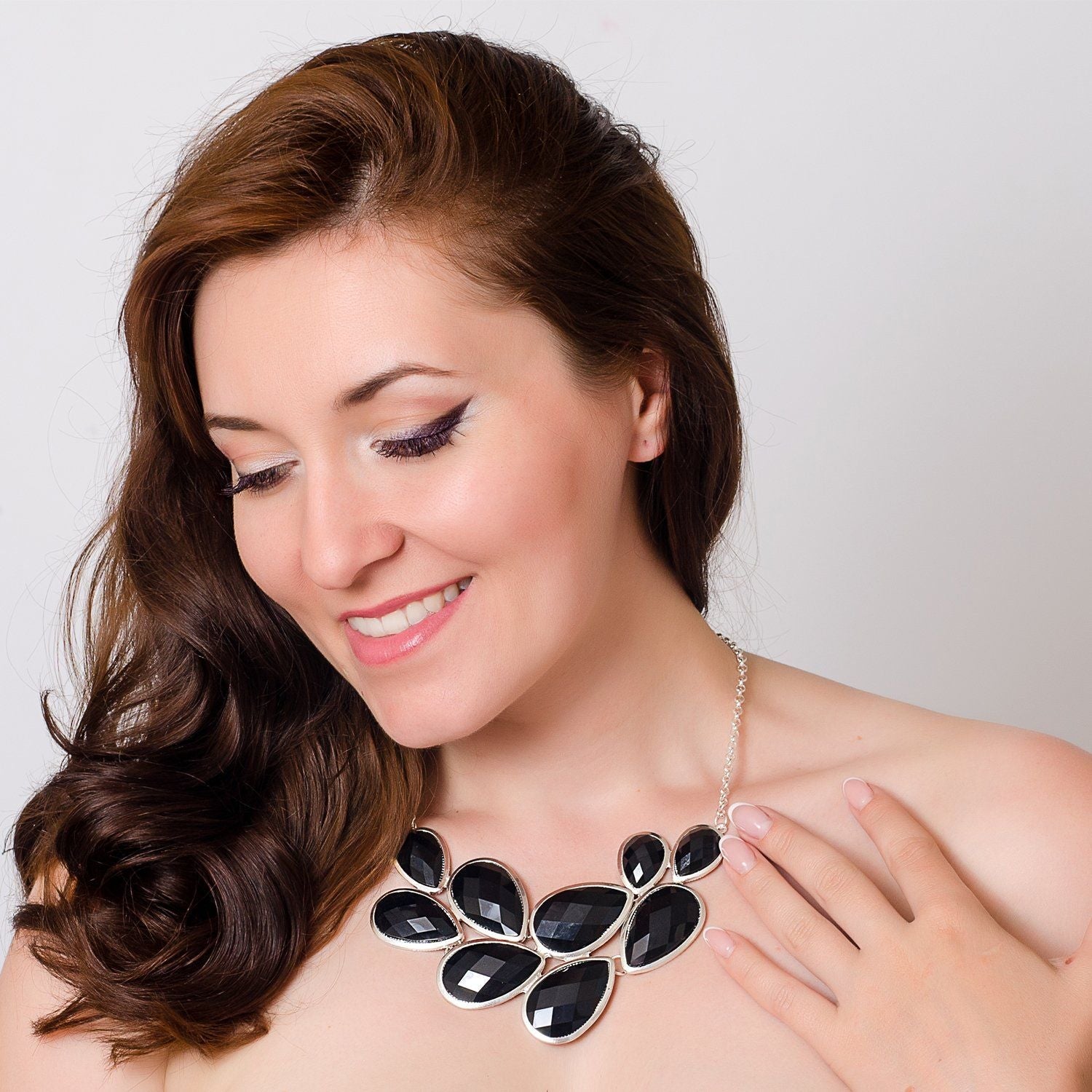 Jane Stone Modeaussage Collier Halskette Vintage Durchbrochenes Lätzchen Kostüm Schmuck