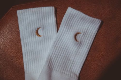 Bestickte Socken mit Mondlandungsmotiv