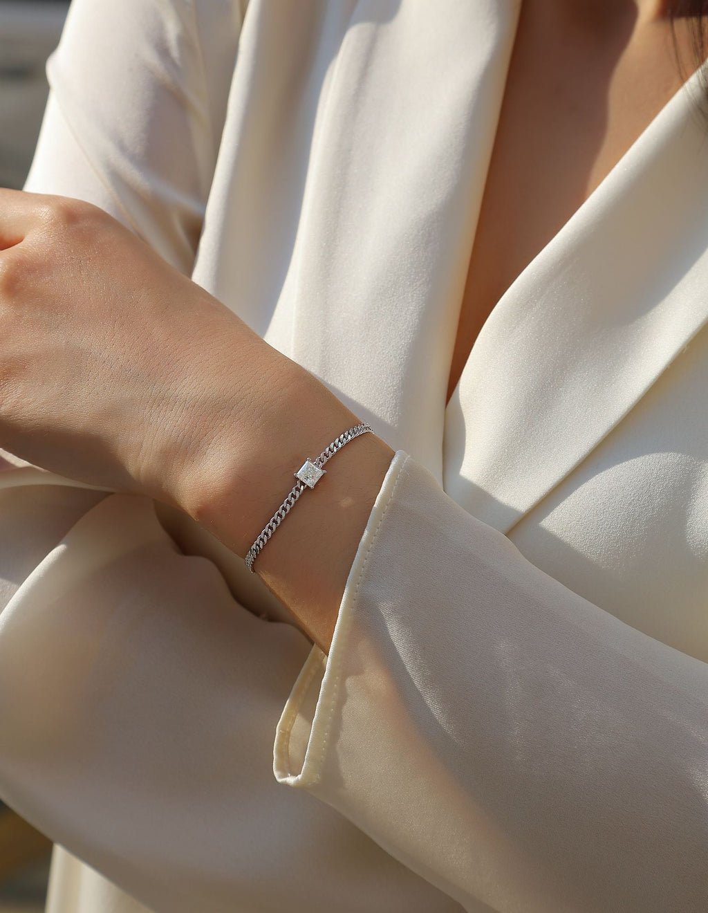 Resolute – Ein modisches Armband mit Moissanit, S925 Sterlingsilber und platinierten Diamanten, ein luxuriöses Silber-Accessoire
